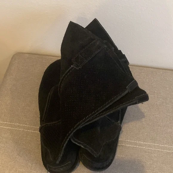 UGG BOOTS 👢 - Picture 5 of 7